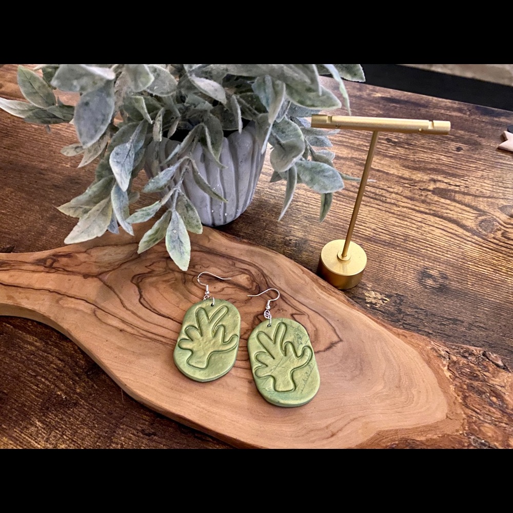 Handmade Clay Earrings -Bikini Bottom Coral Series - Picture 1 of 9